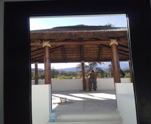 Pergola en junco africano para chalet