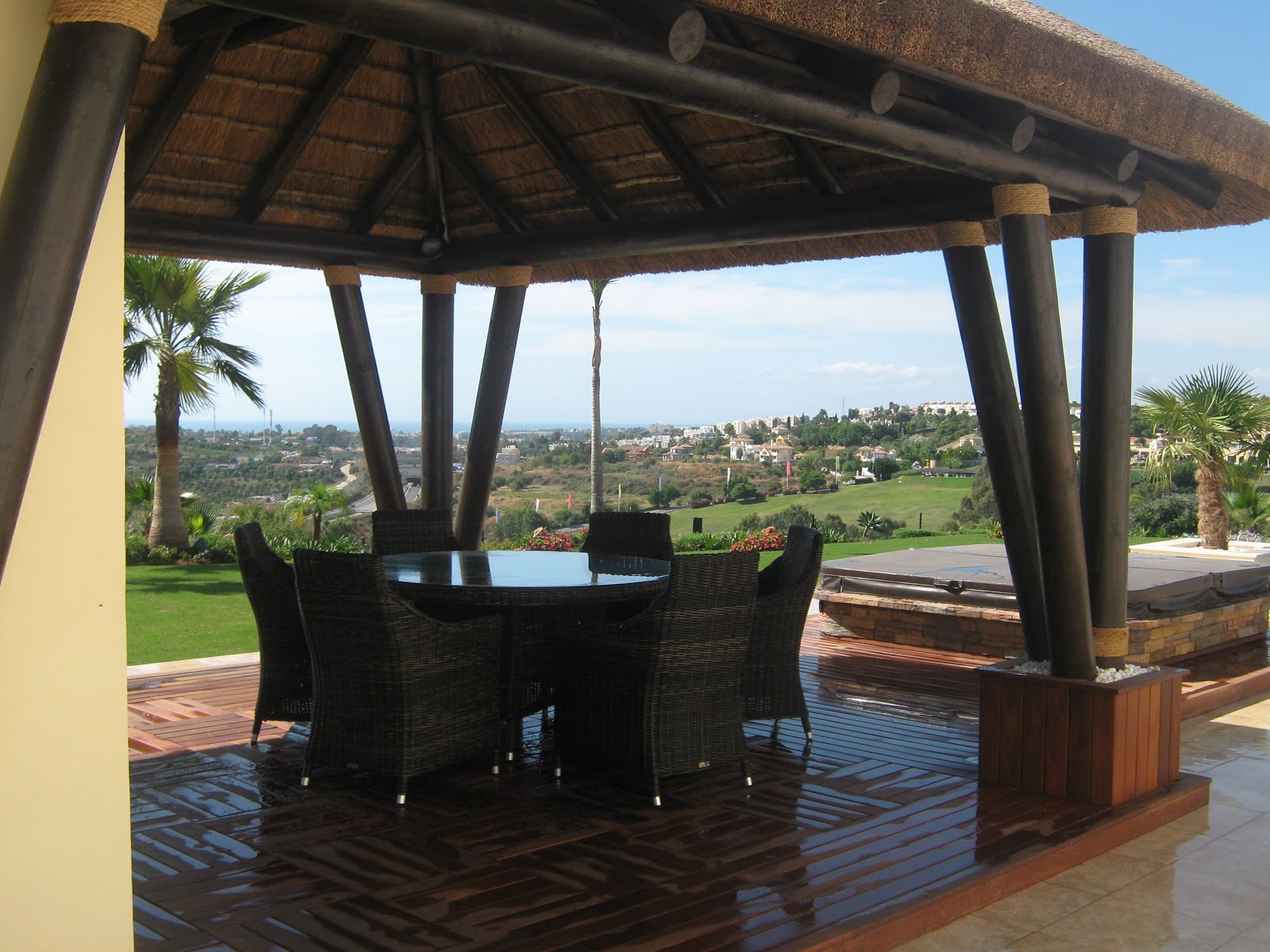 Pergola de junco africano en porche