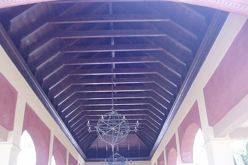 Pérgola en escuadría alargada